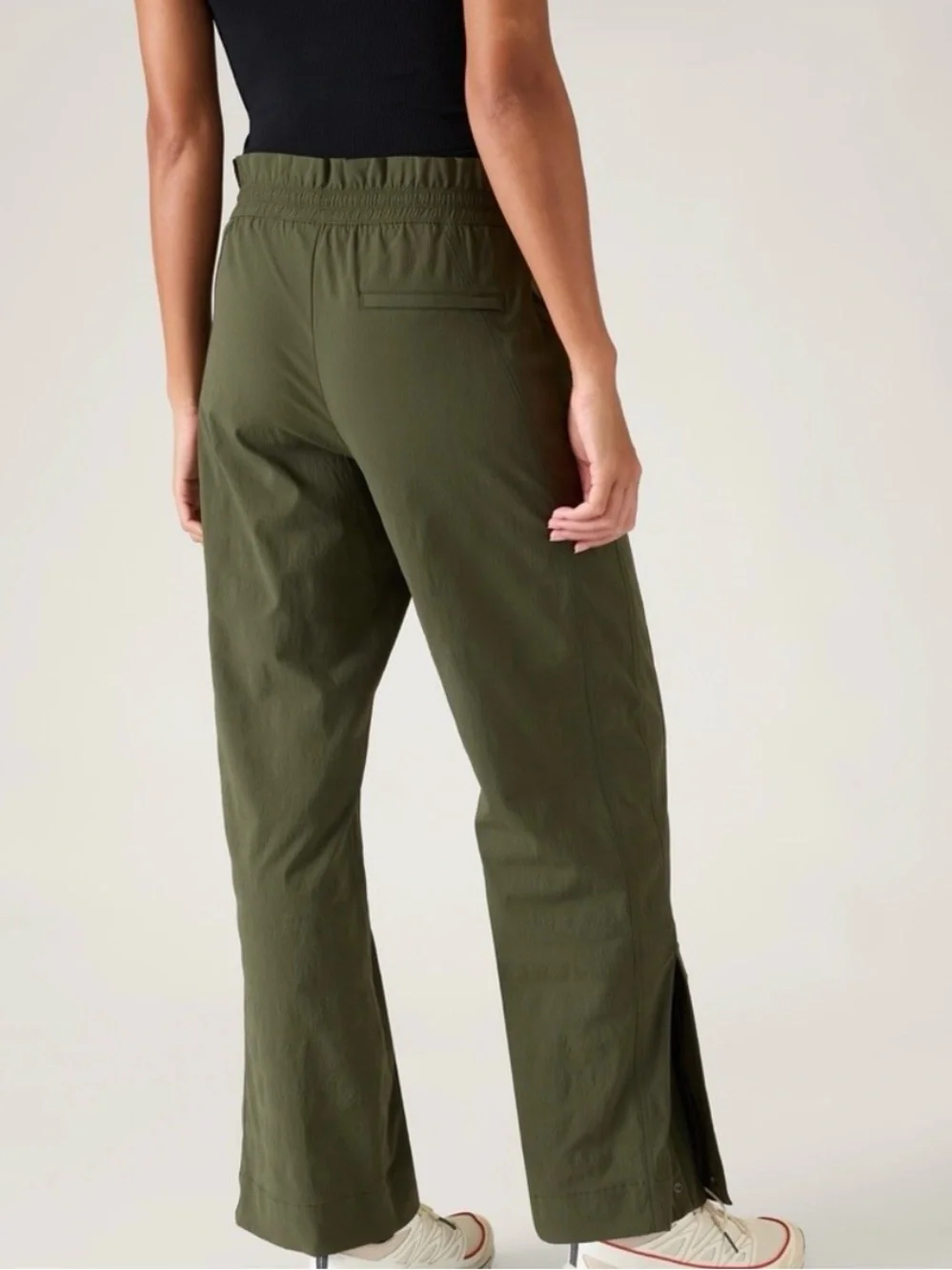 Athleta Trekkie High Rise Parachute Pant Olive Green Size 6